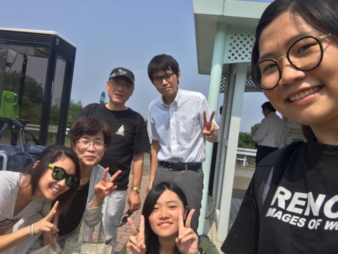 同學、赤島老師、校長、赤司老師送行